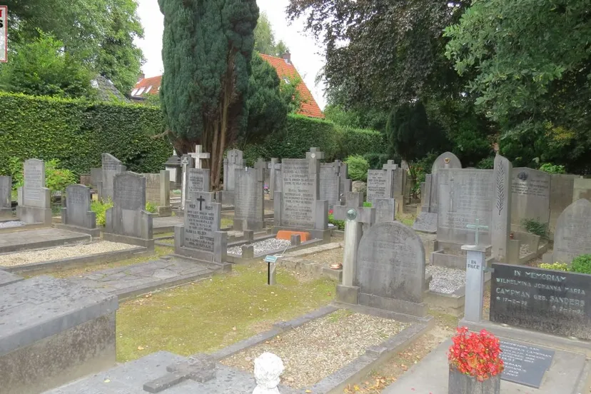 2015 09 12 bergweg rk begraafplaats velp 006