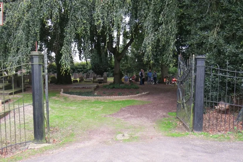 2015 09 12 pinkelseweg begraafplaats rheden 001