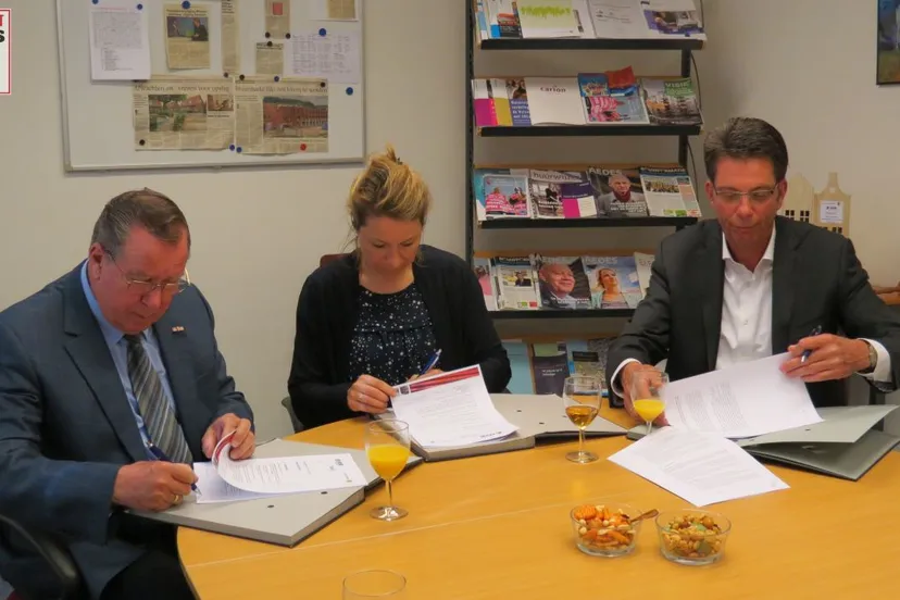 2016 04 12 ondertekening afspraken rheden vivare 010