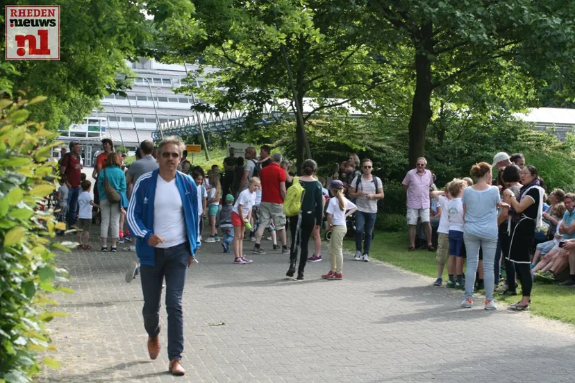 20160610 a4d velp intocht 001