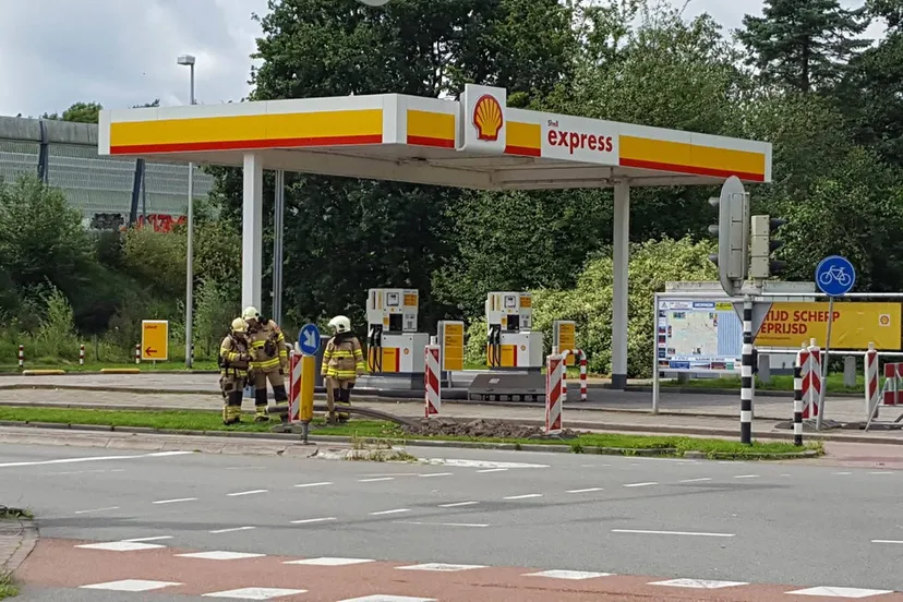 2017 07 23 gaslek kruising larensteinselaan waterstraat shell express 000