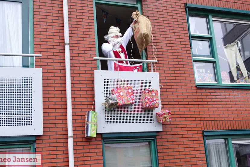 20201201 sinterklaas verslaapt zich op rhederhof 0
