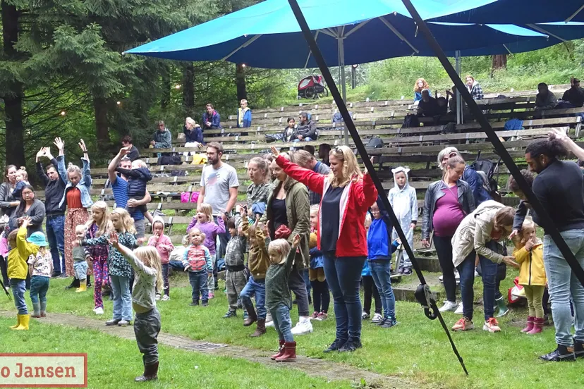 2021 08 18 kluizenaarsweg rozendaal op vakantie met dirk scheele in openluchttheater de pinkenberg 1