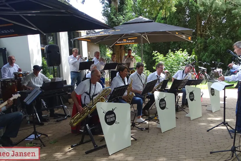 2022 06 12 bigband dieren bij oranjerie carolinapark 1