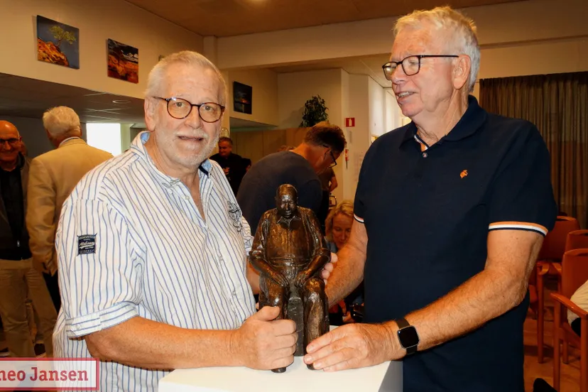 beeld van ome jan feestelijk onthuld in dorpshuis rheden 06 10 2023 1