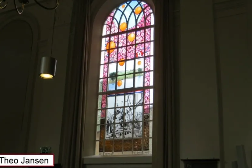 bevrijdingsraam grote kerk