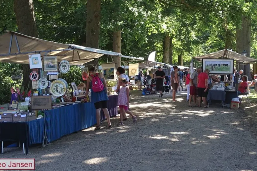 boeken en kunstmarkt middachten1