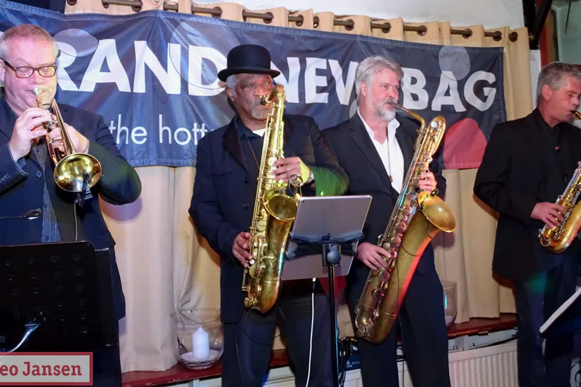 brand new bag sunday live caf peerdestal 2020 01 05 1