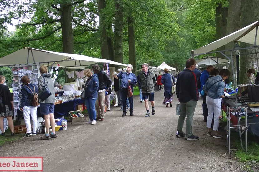 brocante fair boeken kunstmarkt op landgoed middachten 1