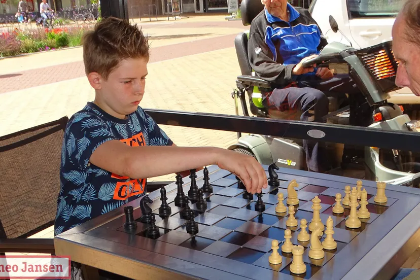 buiten schaken kan nu ook op calluna bij grand cafe theothorne 2022 07 16 10