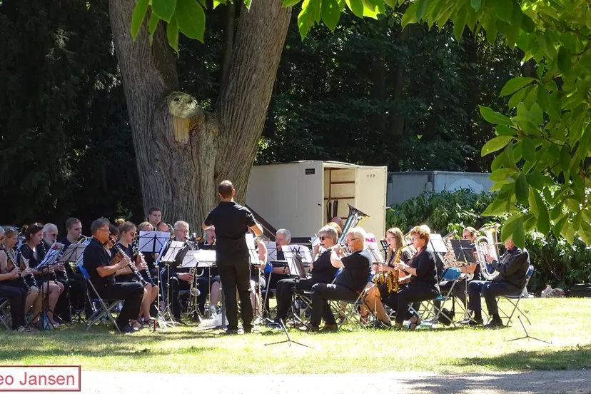 buitenconcert dierens harmonie orkest 1 7 18 8