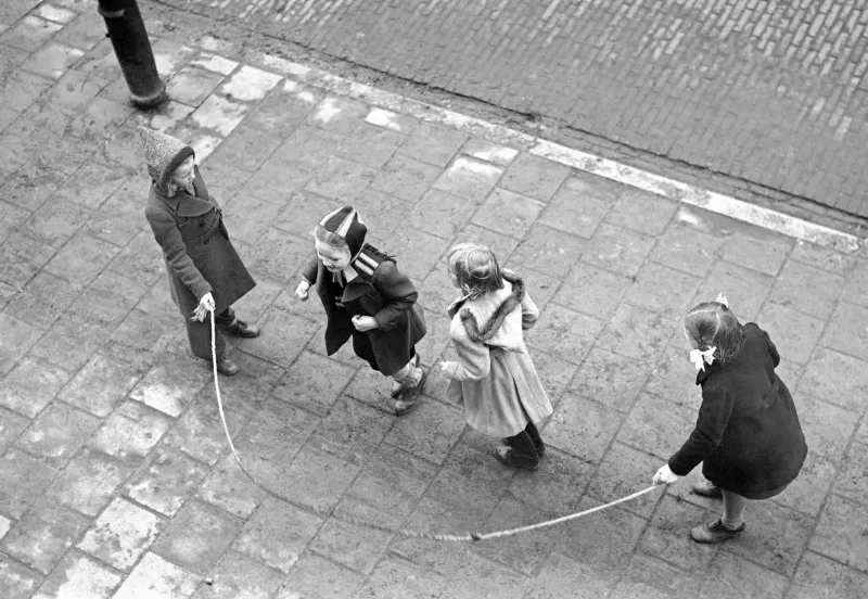 buitenspelen touwtjespringen