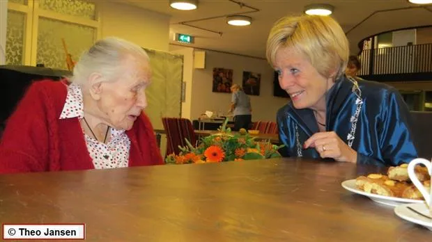 bzpne71a8o45iirbeqp3knyvi oudste inwoonster rheden 20131204 1