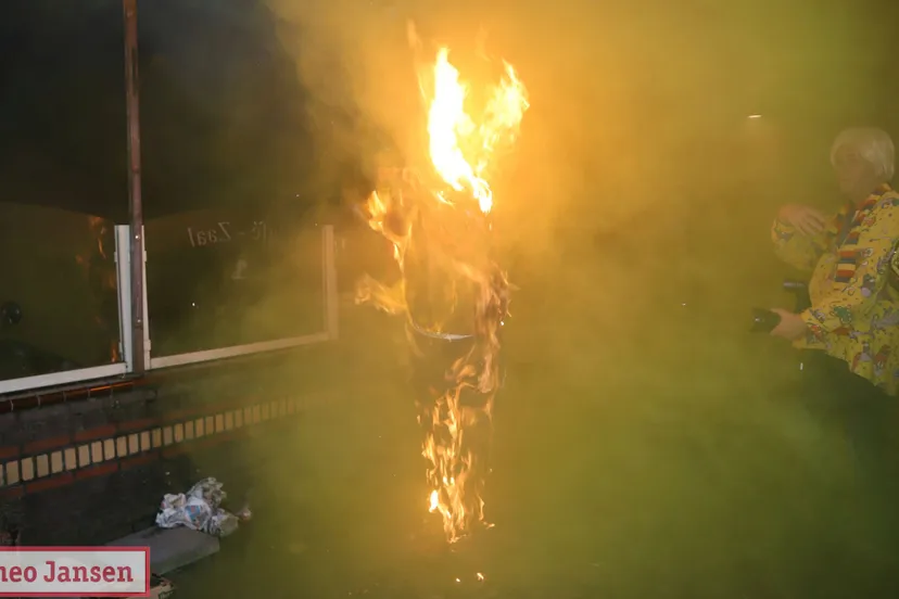 carnaval 2024 weer traditioneel afgesloten met het verbranden van de pop 1