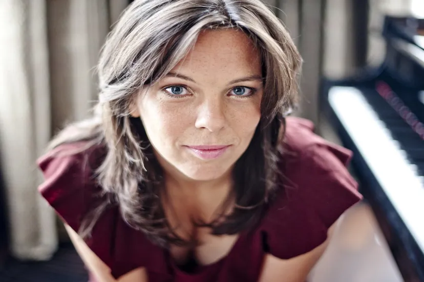 cux8h21y9zmn8a9s10a1cxrld dariavandenbercken