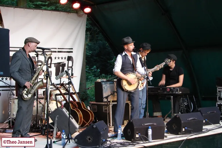 d2j3n8mz0jr14xm7qzx9fa5iv de steeg avegoor maison du malheur 4aug2013 1