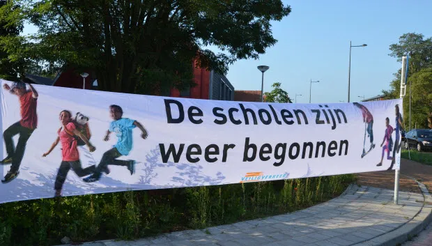 d7v3jwx5jfmcn9u50246kjbmi de scholen zijn weer begonnen 2