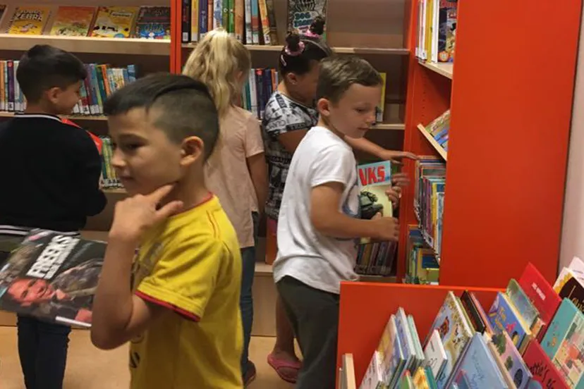 de nieuwe bibliotheek op de kameleon wordt druk bezocht