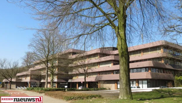 dugdww4ola5ir4nr5kclb8cvb desteeg gemeentehuis 620x353