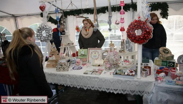 edjqd6jozkh14d6fij9zo8p3k 141220 kerstmarkt vv rheden 0005