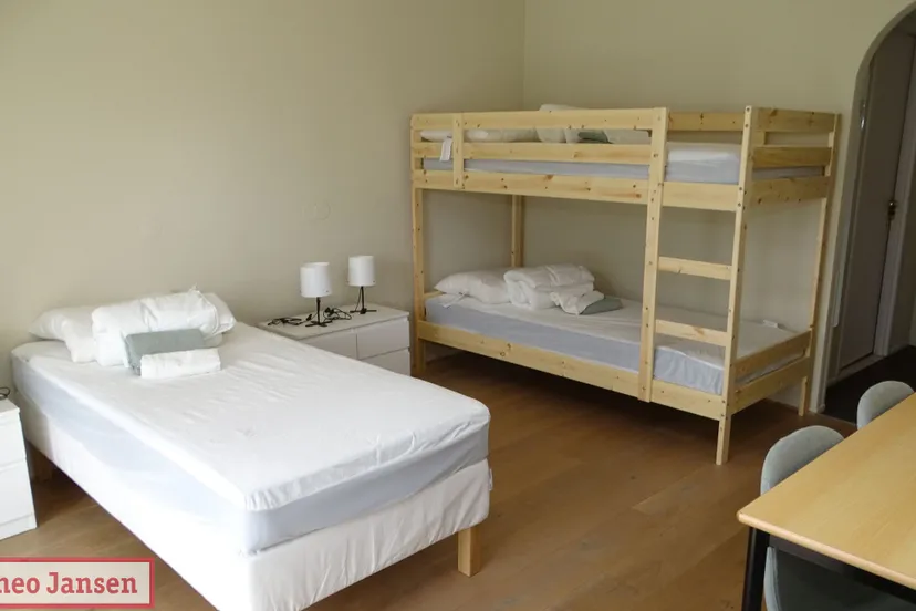 eerste oekraiense vluchtelingen komen aan bij voormalig hotel de roskam 13 04 2023 1