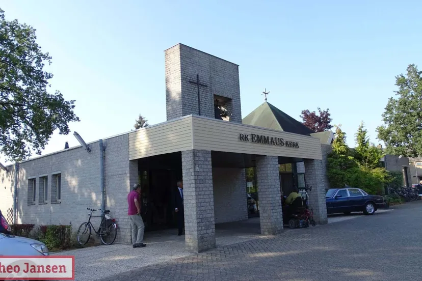 emmaskerk rode kruislaan dieren rhedennieuwsnl