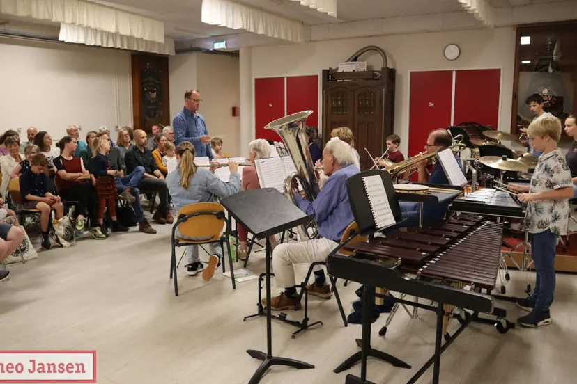 ericaplein dieren instrumenten ontdekken bij het dierens harmonie orkest 2024 1