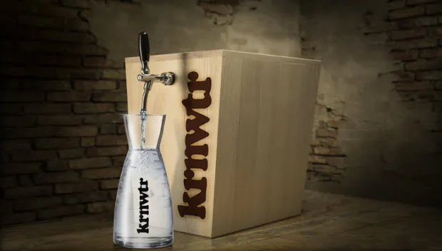 f3a493ssr0yegp73uxgjoo234 houten waterkoeler krnwtr met karaf 1