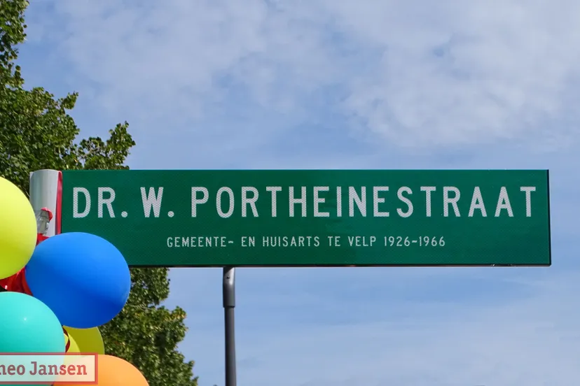 familie ontroerd bij onthulling dr w portheinestraat in velp 28 07 2022 11