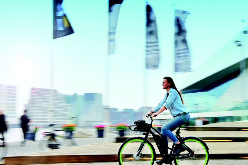 foto 1 de e deelfiets is een slimme en schone oplossing voor korte zakelijke ritten in de stad