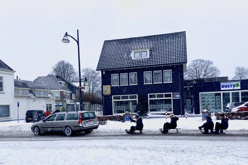 foto slee achter auto