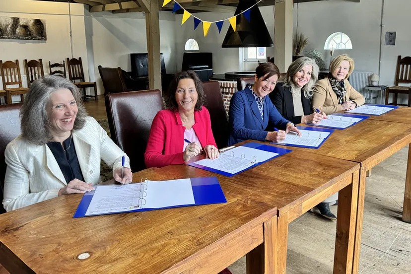 foto tekenmoment convenant 210324