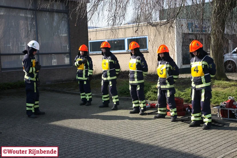 g3p25rjkl2bklslawav5nhm85 140329 jeugdbrandweer 005
