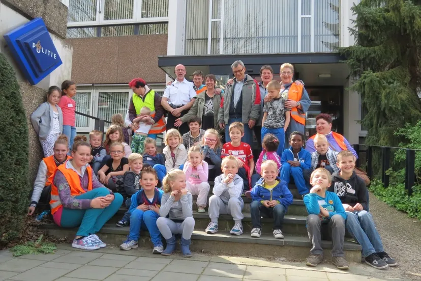 gcg2ay2hqj8qcb1ou9v9l88cq 2014 04 05 kidsclub de poort bij politie velp 016