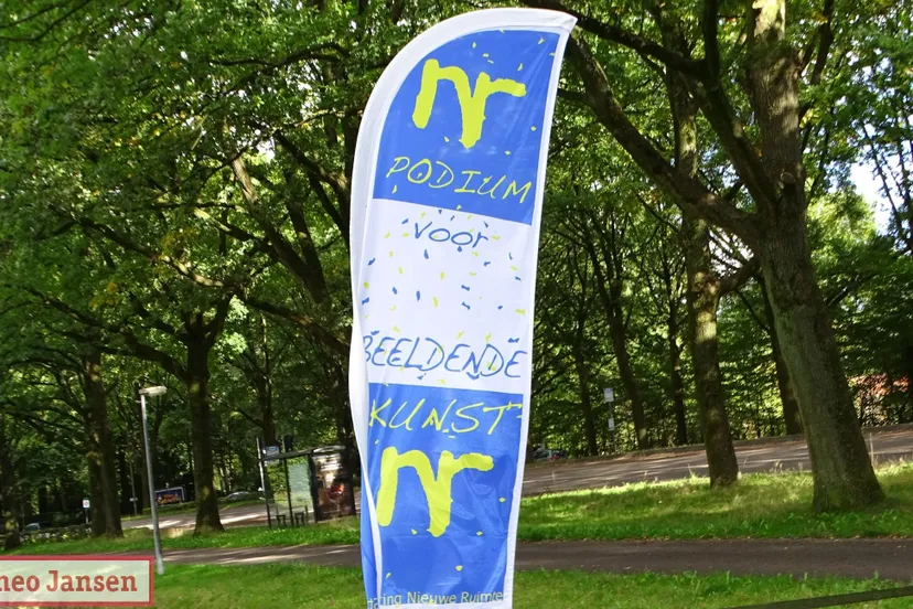 gedroomd uitzicht een buitenexpositie van nieuwe ruimte in ellecom 12