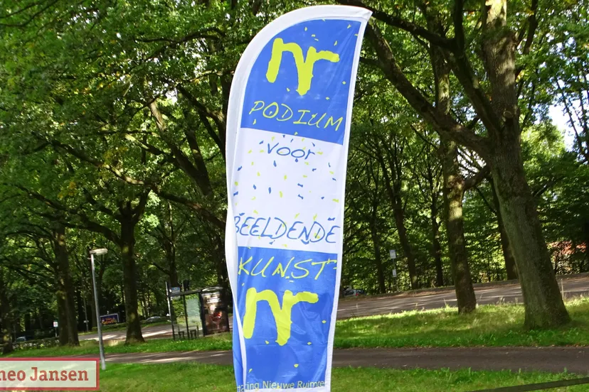 gedroomd uitzicht een buitenexpositie van nieuwe ruimte in ellecom 12