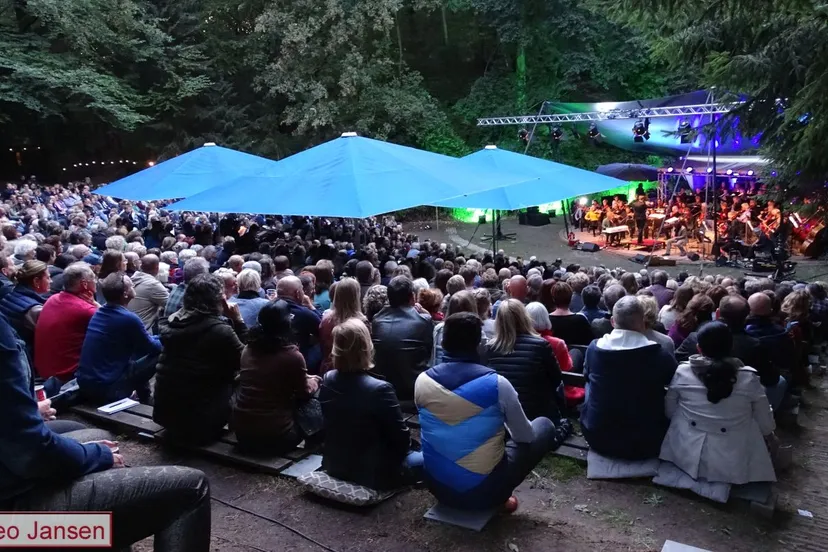 gelders orkest speelt samen met marcel veenendaal in openluchttheater pinkenberg 2018 08 30 1