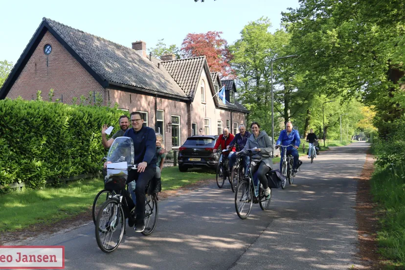 gezellige dauwtraprit trekt meer dan 200 deelnemers in laag soeren 2024 1