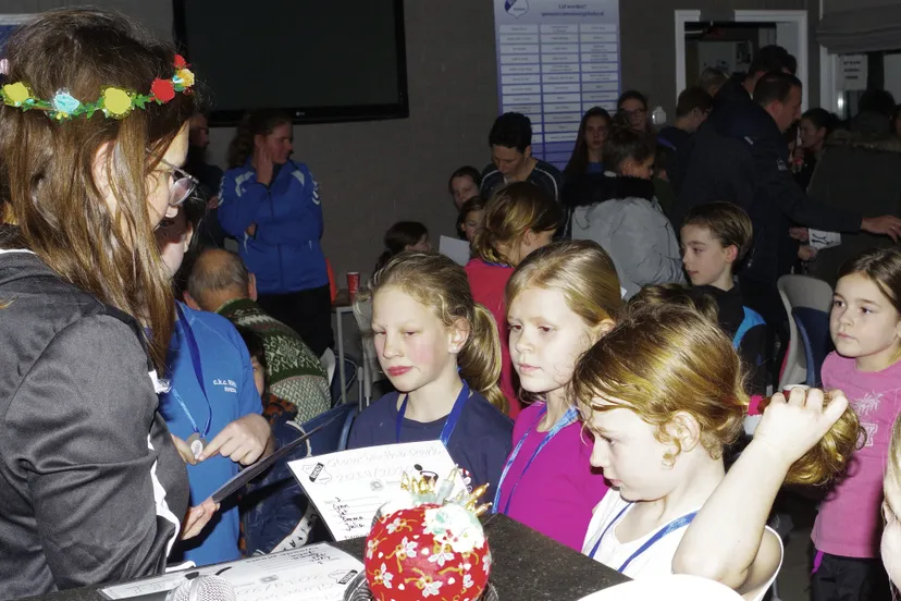 glow in the dark korfbaltoernooi ckc rheko rheden