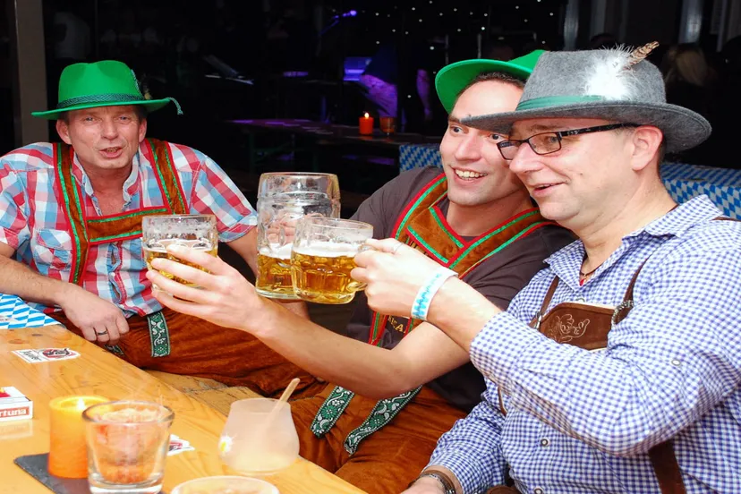 hfm7wik06idzs8uny00woiy3s dieren polysport oktoberfest2 176 2