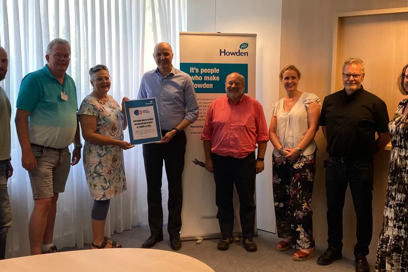 howden thomassen compressors overhandigen cheque de tender dieren