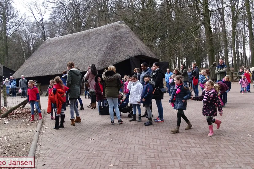 jill schirnhofer adopteerde 2 lammeren rhedense schaapskudde 2018 03 07 1