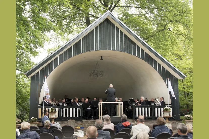 kapel in de muziekkoepel hunting lodge martin jansen