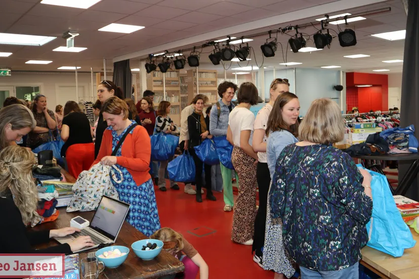kinderkleding speelgoedbeurs dorpshuis ellecom 06 04 2024 1