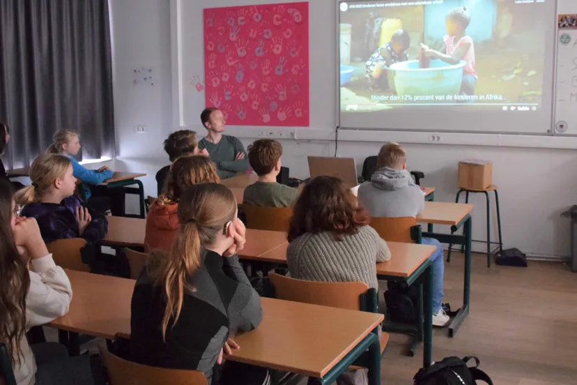 klas krijgt het filmpje te zien van edukans marjanne eikelboom