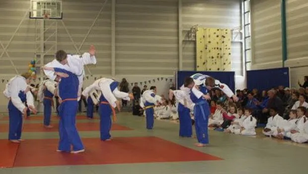 l97nf5aas6zju6bq2frwdzara judodemonstratie