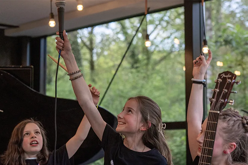 leerlingen studio26 treden op zoomerij velp