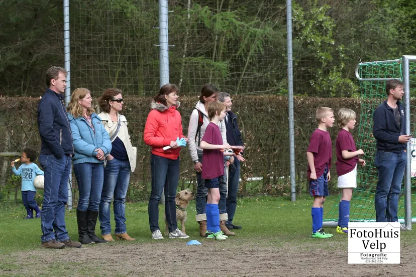 m483zrqaxi4oz3kxs8qtt0vnk 2014 04 09 schoolvoetbal roy 092