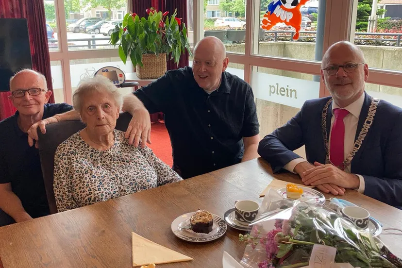 mevrouw lenselink 100 jaar gemeente rheden