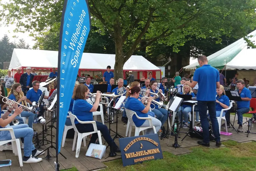 muziekvereniging wilhelmina spankeren angelique bruns